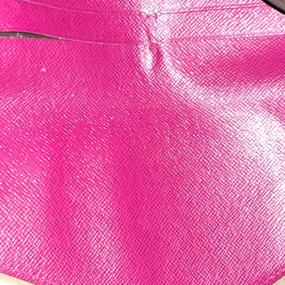 LV Wallet - Picture 16 of 16